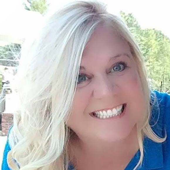 Meet your Posher, Jennifer - Picture 1 of 1